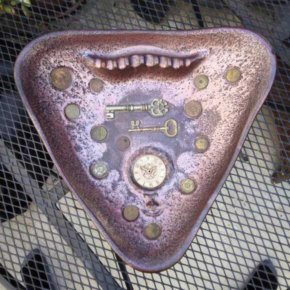 Vintage MCM Hayden Lewis Steampunky Coins & Keys Large Ashtray/Catchall dish - Picture 1 of 12